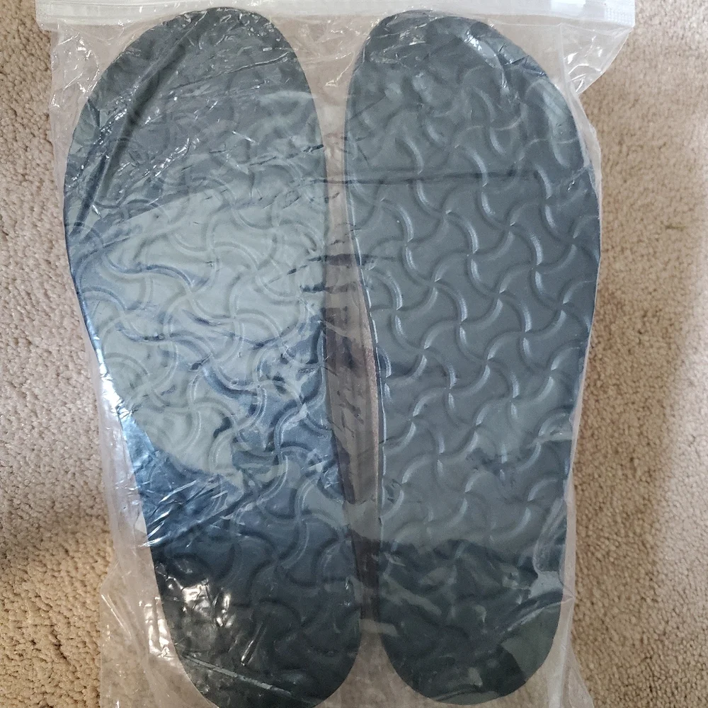 Beige Clogs - Picture 3 of 3